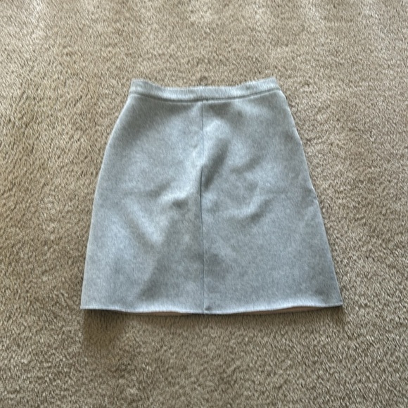 Topshop Skirt
Size 4 - Picture 4 of 4